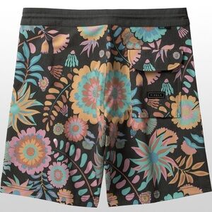 Vissla | NWT 26 Floral Men's Board Shorts  - Multicolor